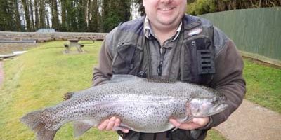 Peter Bass 12lb 13oz Rainbow Ravensthorpe.jpg